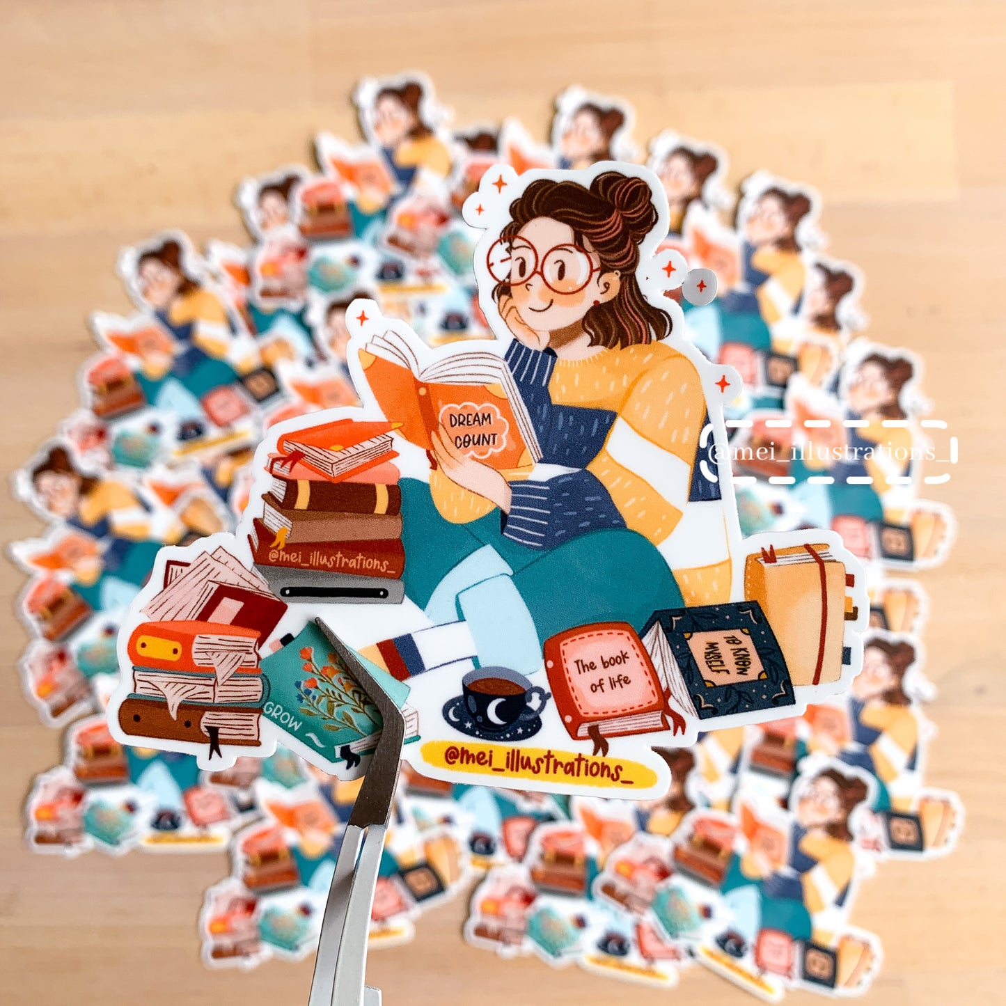 Bookworm 02 die cut sticker