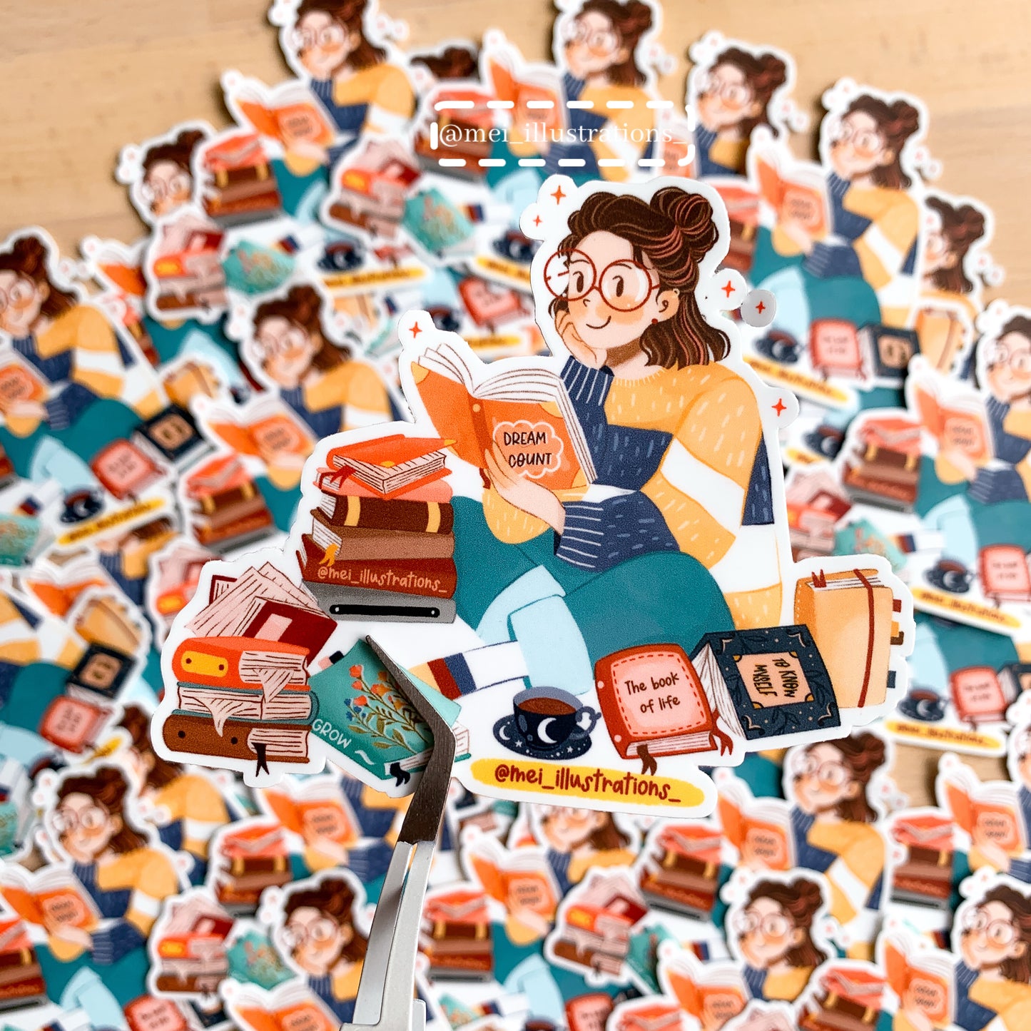 Bookworm 02 die cut sticker
