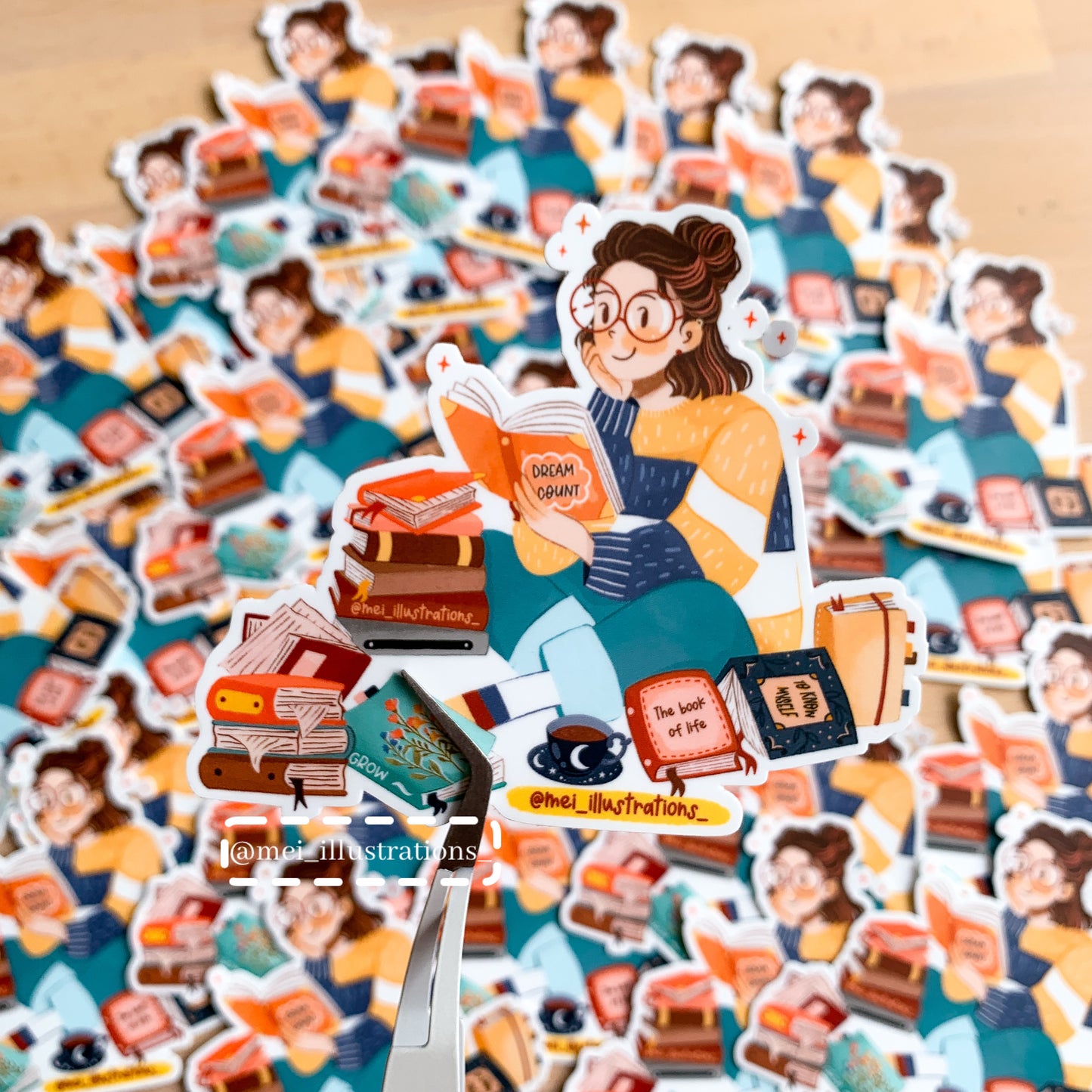 Bookworm 02 die cut sticker