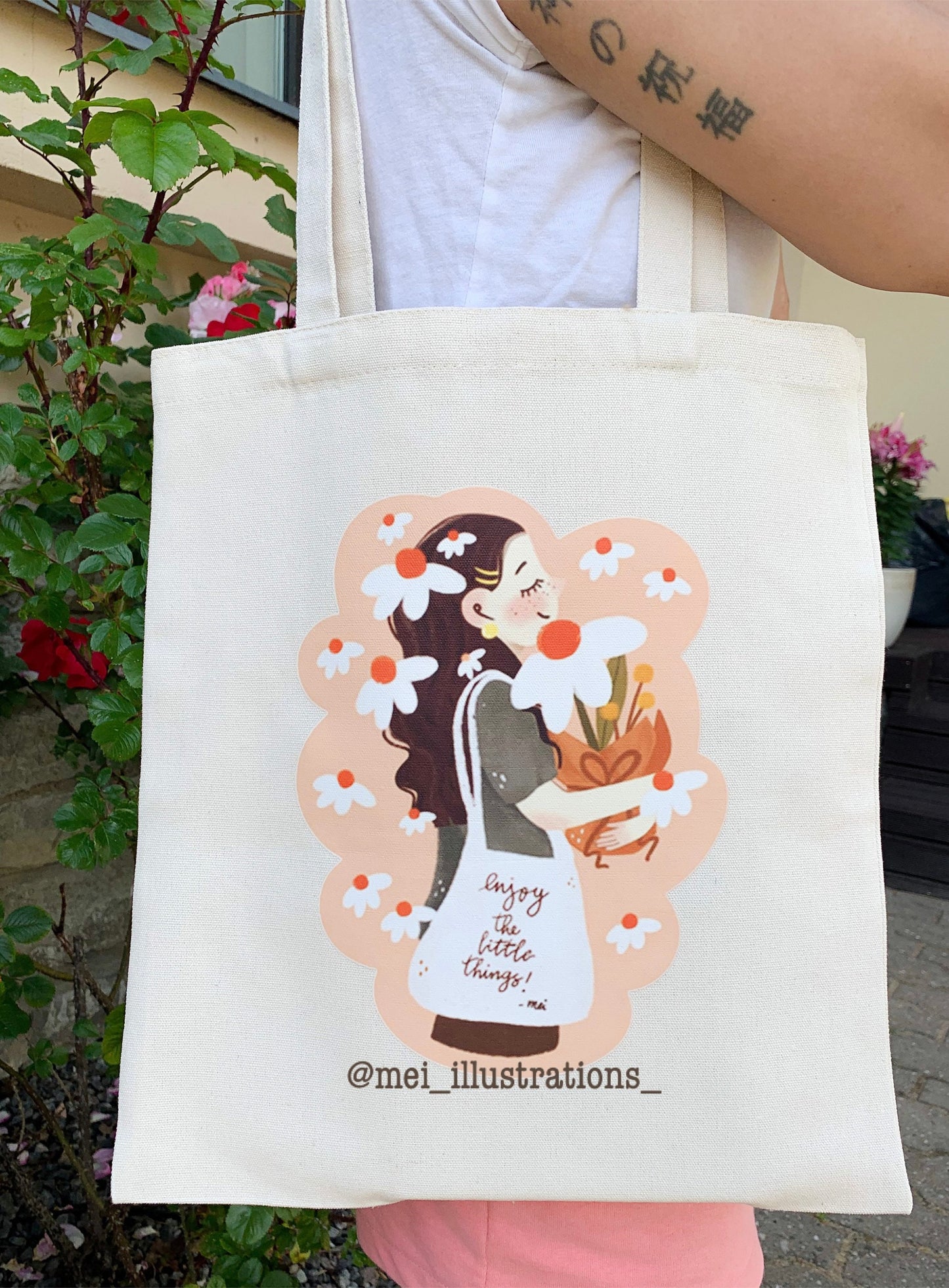 Illustrated tote bag, Summer girl tote bag, Digital art tote bag, Canvas tote bag, Floral girl tote bag, Gift idea for her, Shopping bag